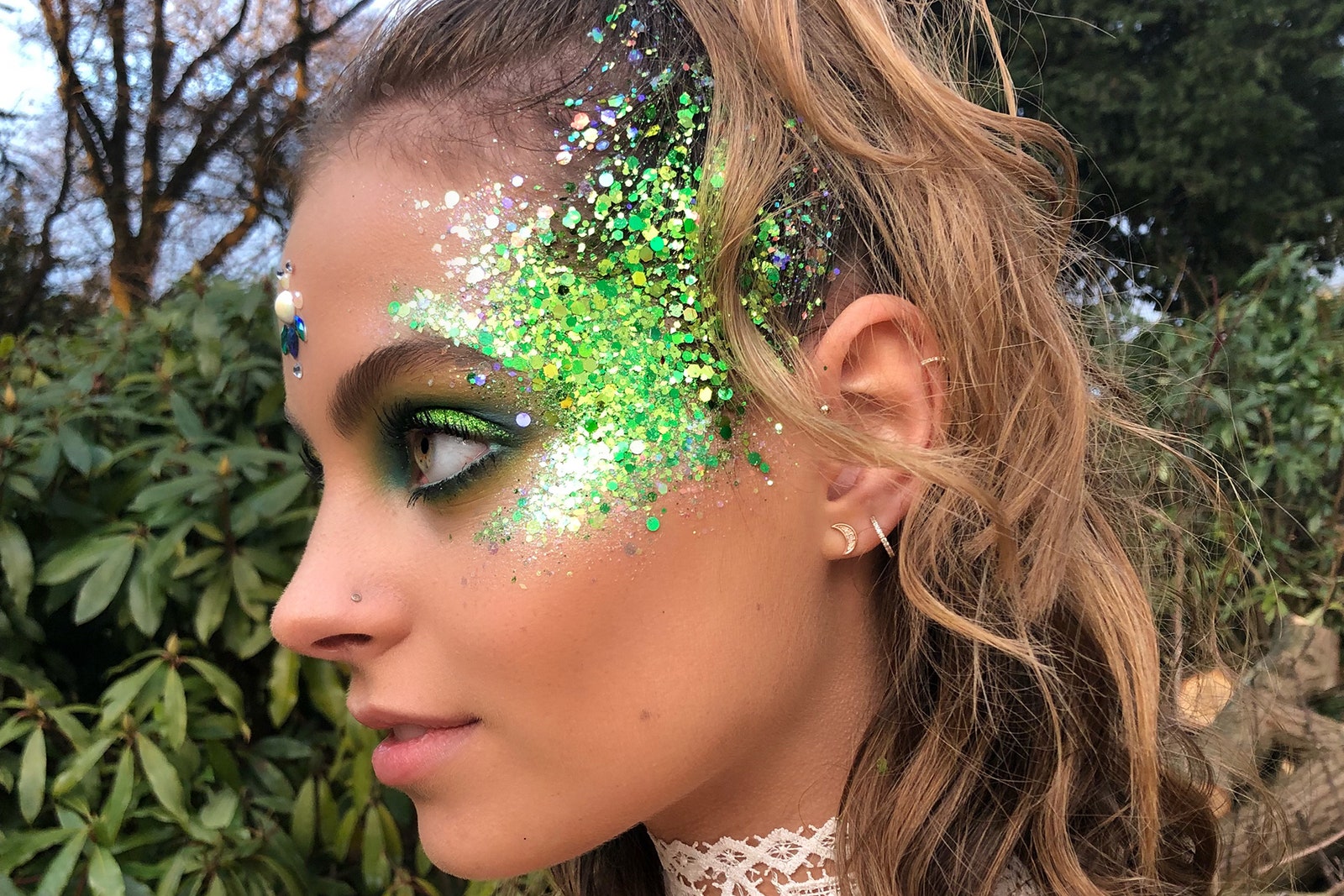 How To Glue Glitter To Face